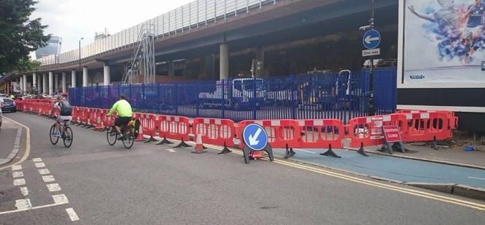CS3 going down Cable Street towards Tower Bridge messed up